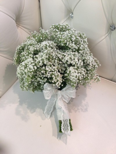 All white gypsophila wedding collection, including 1 x bridal bouquet , 2 x bridesmaid bouquets and 6 x buttonholes. 