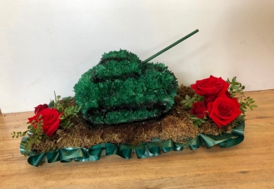 Detailed 3D Army Tank funeral tribute finished with cannon and red rose focal flowers.